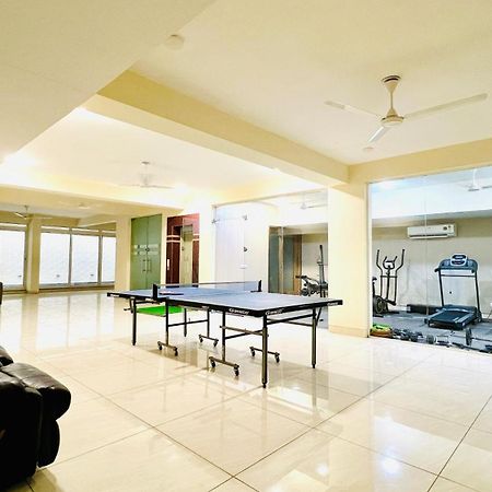 Bluo Studio4 Golf Course Road - Gym, Balcony, Lift Gurgaon Exteriör bild