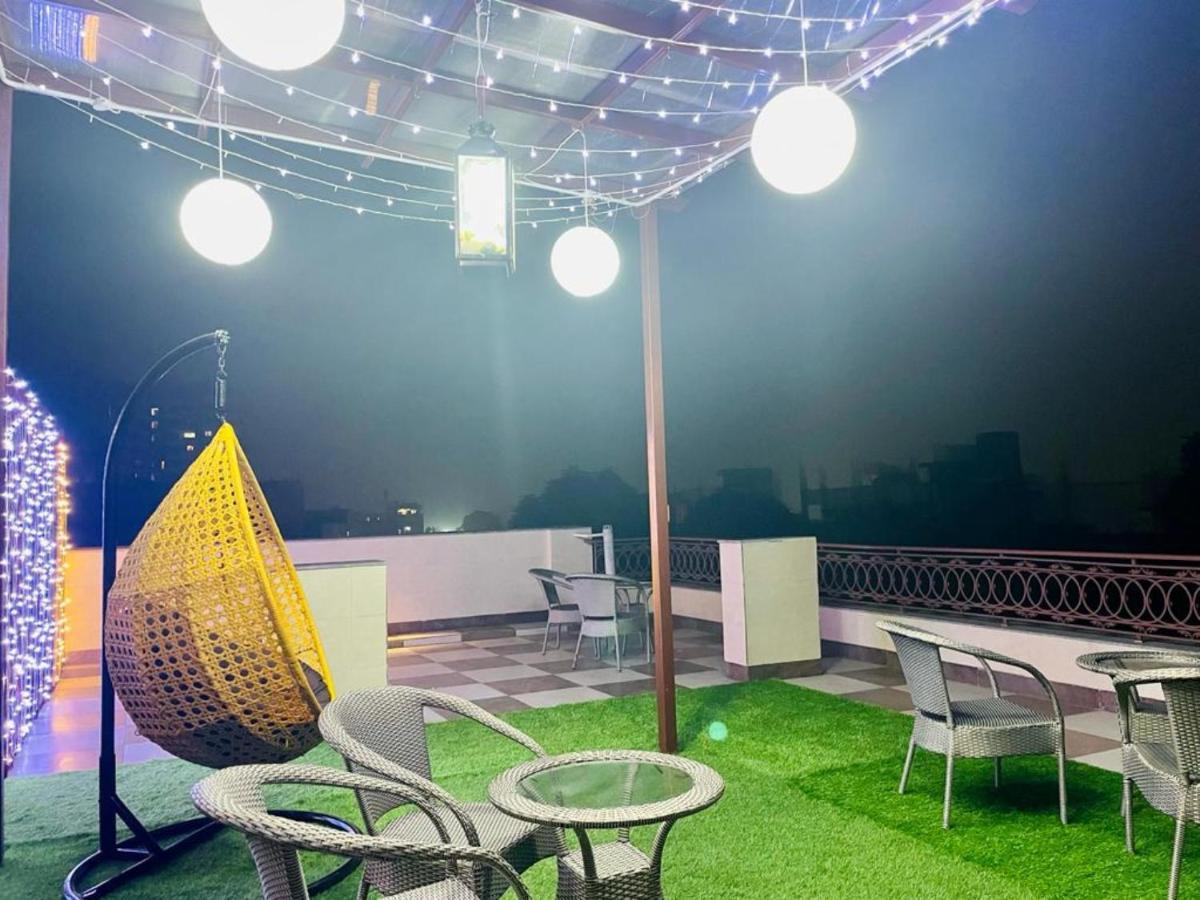 Bluo Studio4 Golf Course Road - Gym, Balcony, Lift Gurgaon Exteriör bild
