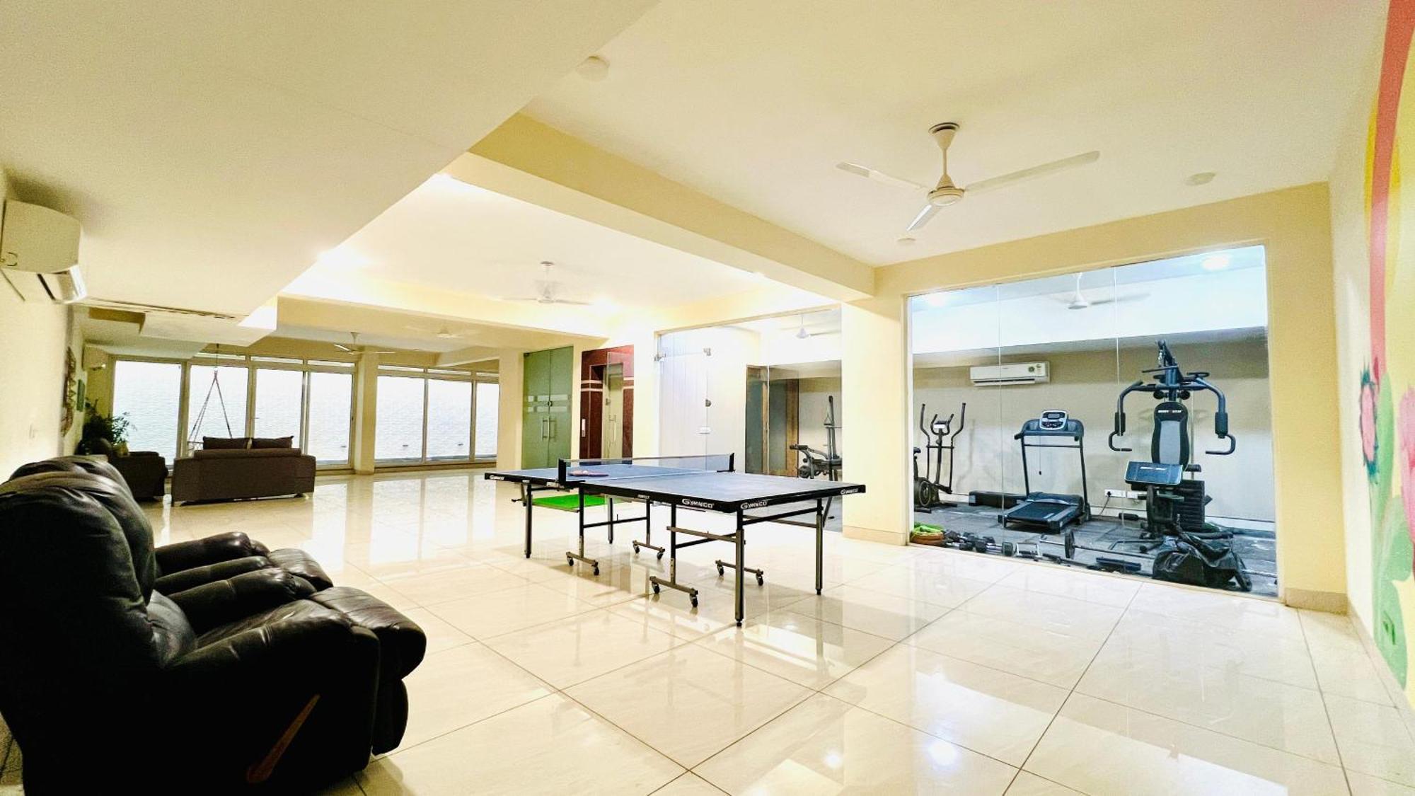 Bluo Studio4 Golf Course Road - Gym, Balcony, Lift Gurgaon Exteriör bild